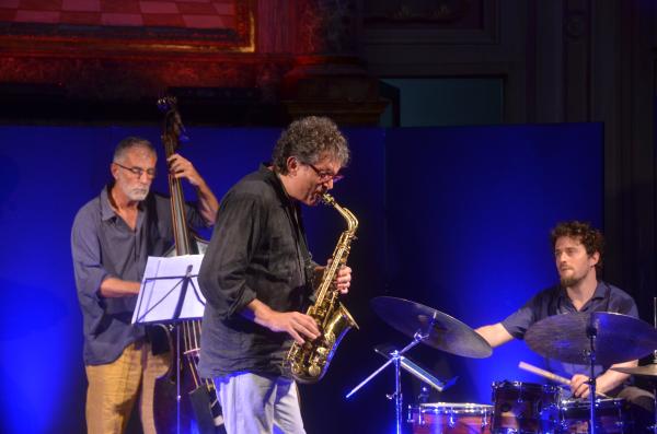 CLAUDIO CHIARA trio (jazz)