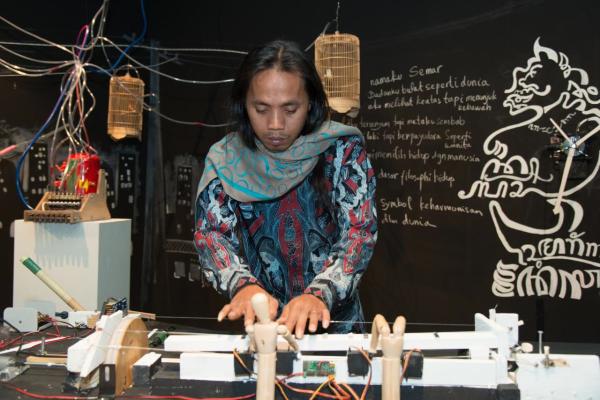 Wukir Suryadi (Senyawa // Indonesia) + DavidX (Caraibi) ◦◦ djset MariaViolenza ◦◦ Trenta Formiche