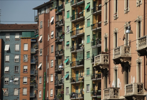 GABRIELE RABAIOTTI: Giocare in casa. Può il quartiere aiutare ad affrontare la questione abitativa?