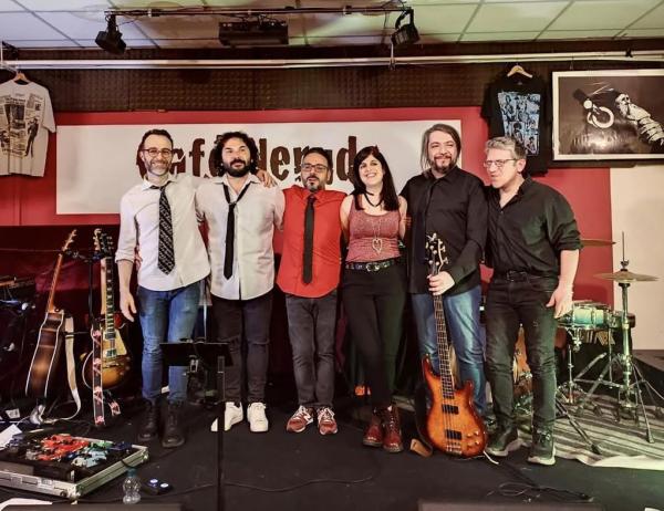 Ri-Cover  Mash-up band