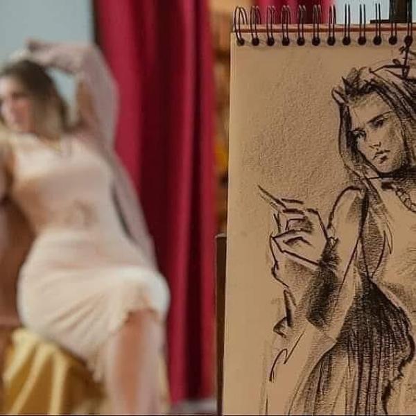 Disegno dal vero con modella